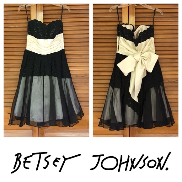 Betsy Johnson Lace and Tulle Strapless Evening Dress